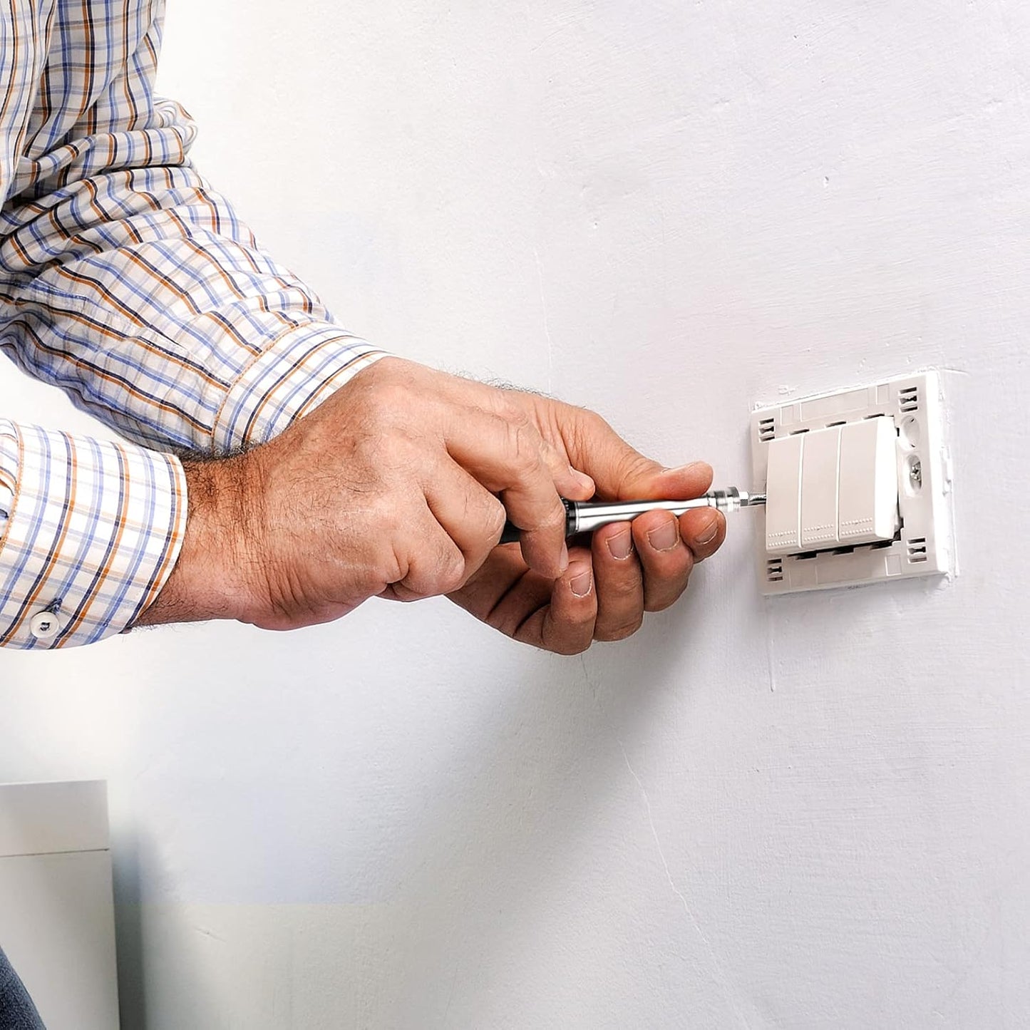 9-in-1 Multitool Pen – Gifts for Men